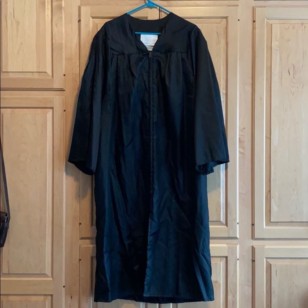 Black graduation gown for tall women/men